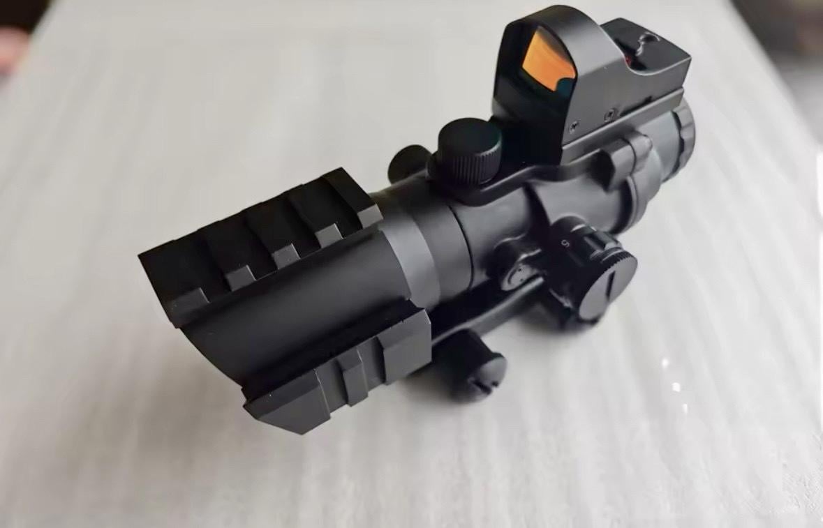 Оптический прицел SFU 4x32 ACOG Weaver/Picatinny с регулируемой подсветкой и калиматором (sfu-opt-0001) - фото 4 Оптический прицел SFU 4x32 ACOG Weaver/Picatinny с регулируемой подсветкой и калиматором (sfu-opt-0001) - фото 4