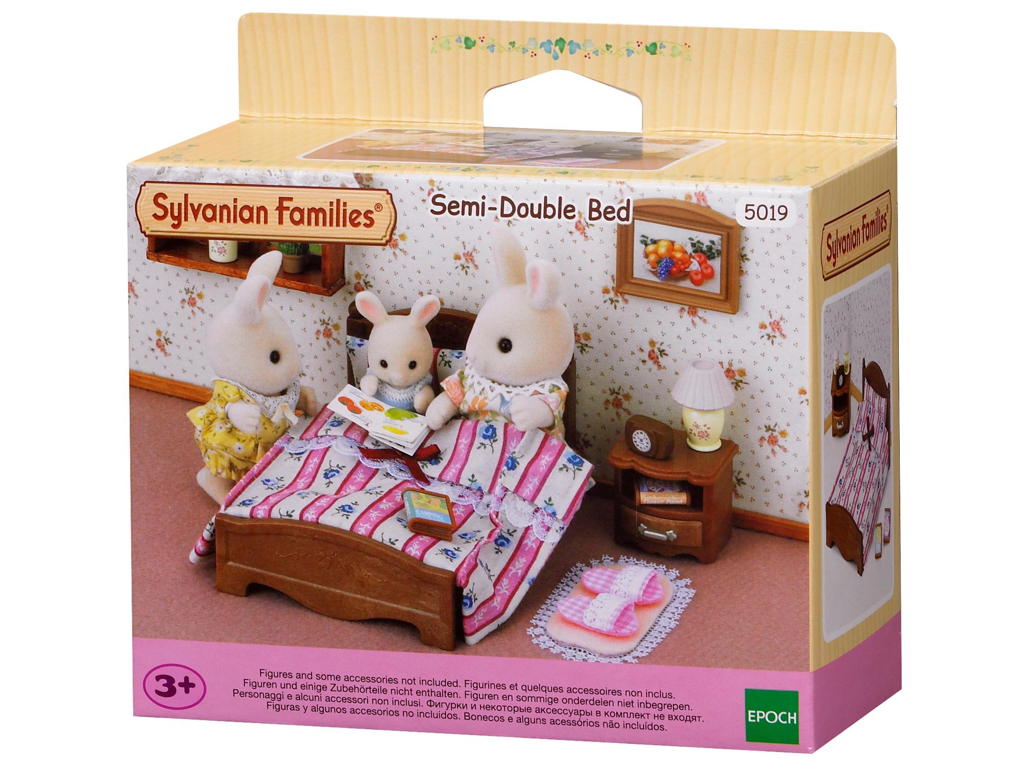 Игровой набор Sylvanian Families Двуспальная кровать и прикроватная тумбочка (5019)