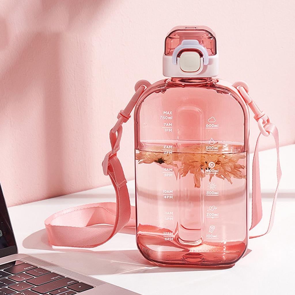 Бутылка для воды спортивная пластиковая с мерной шкалой и регулируемым ремешком 750 мл Розовый (D-0098) - фото 2