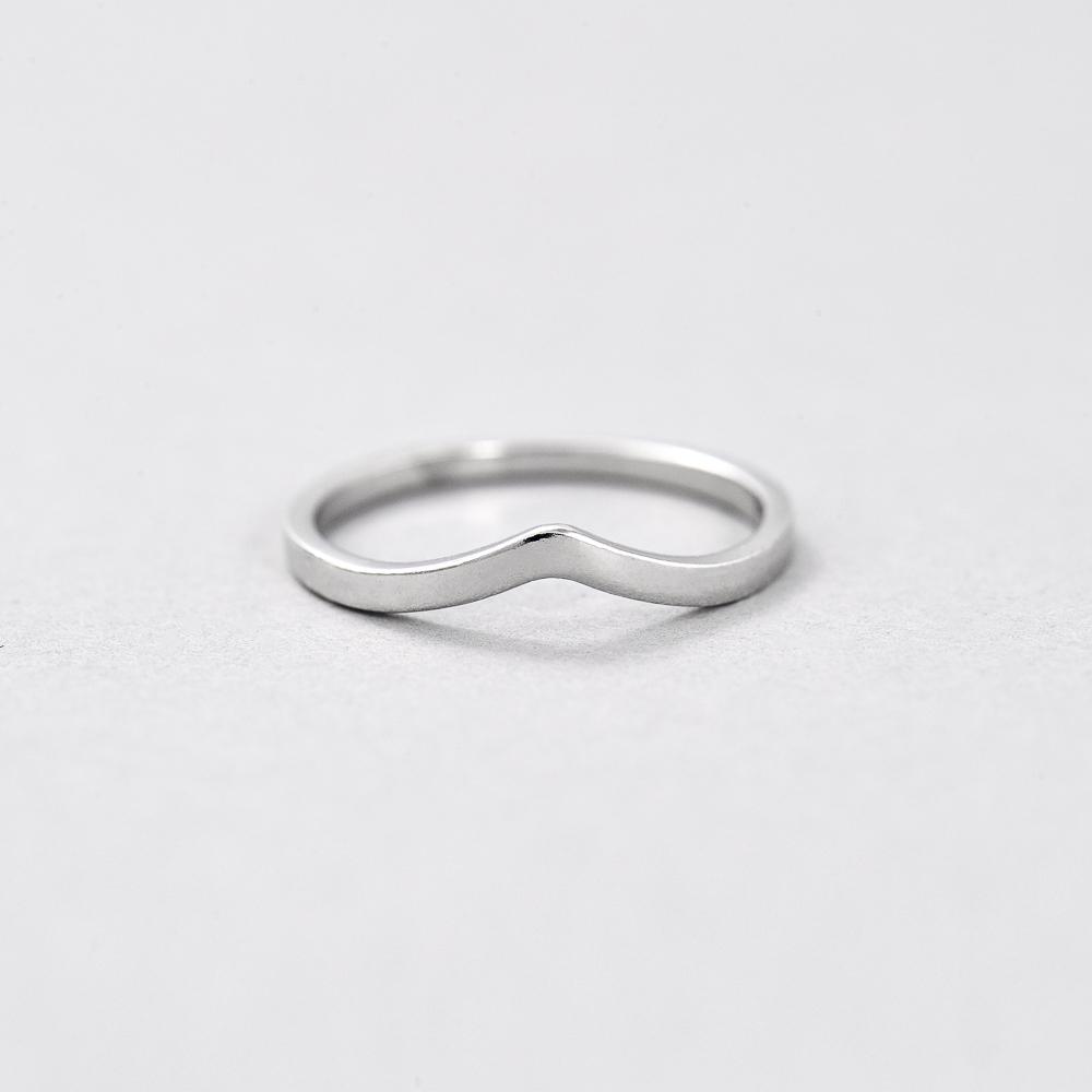 Серебряное кольцо Minimal Историчность р. 14 (5681)