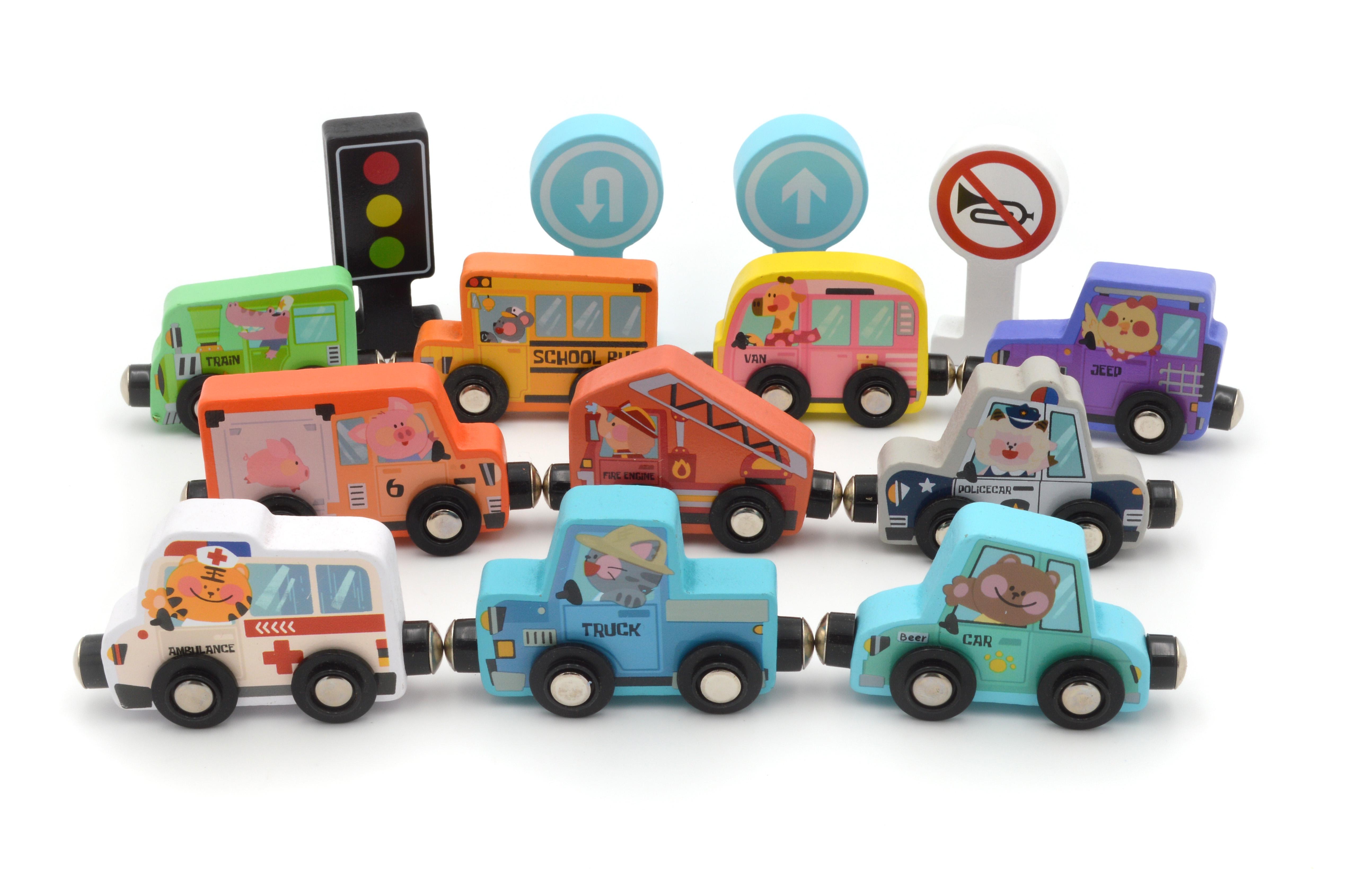 Поїзд дерев'яний на магнітах машинки спецтехніка дорожні знаки (49325) - фото 2