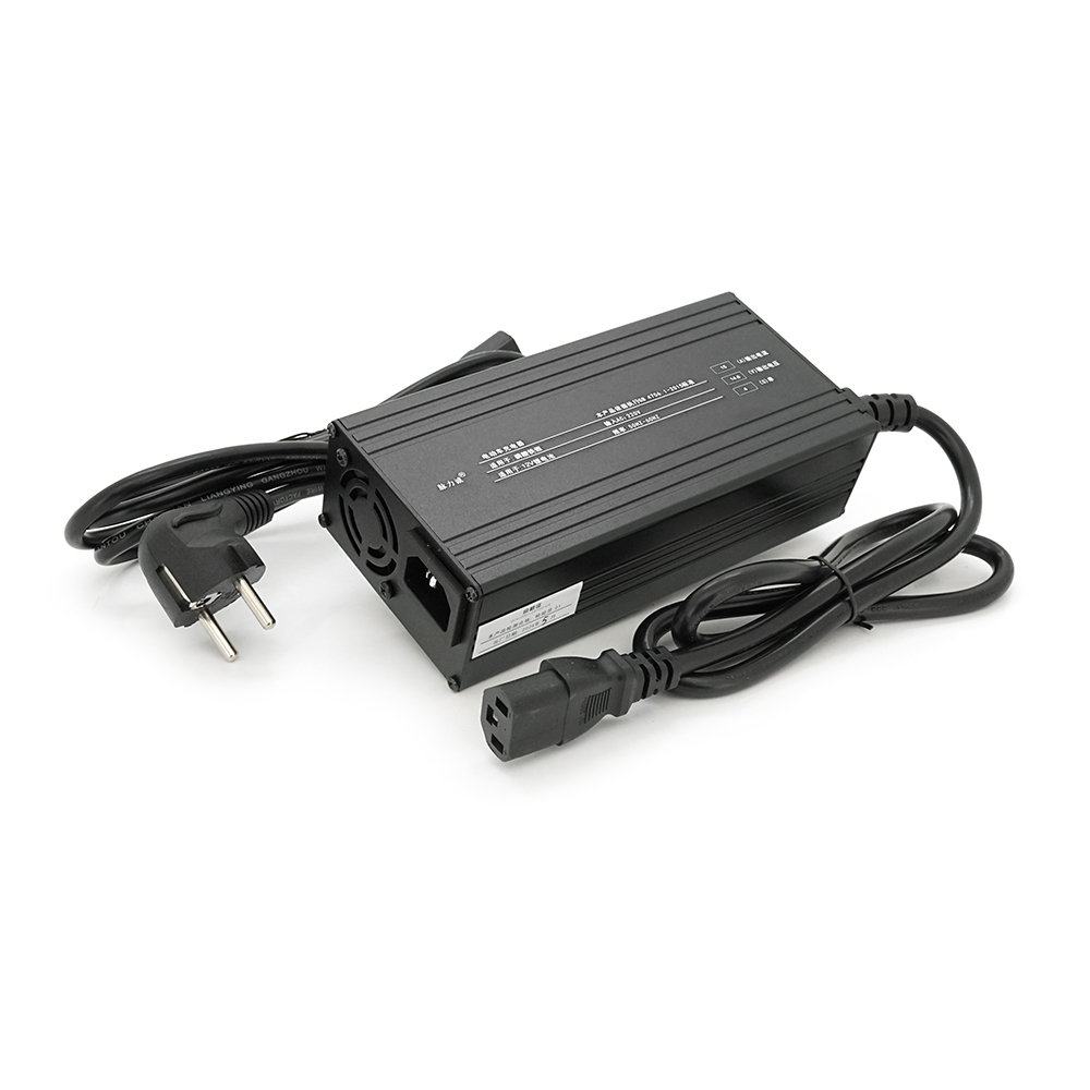 Зарядное устройство Mailicheng для LiFePO4 12V 15A для аккумуляторов 4S с LED индикацией быстрая зарядка (36979)