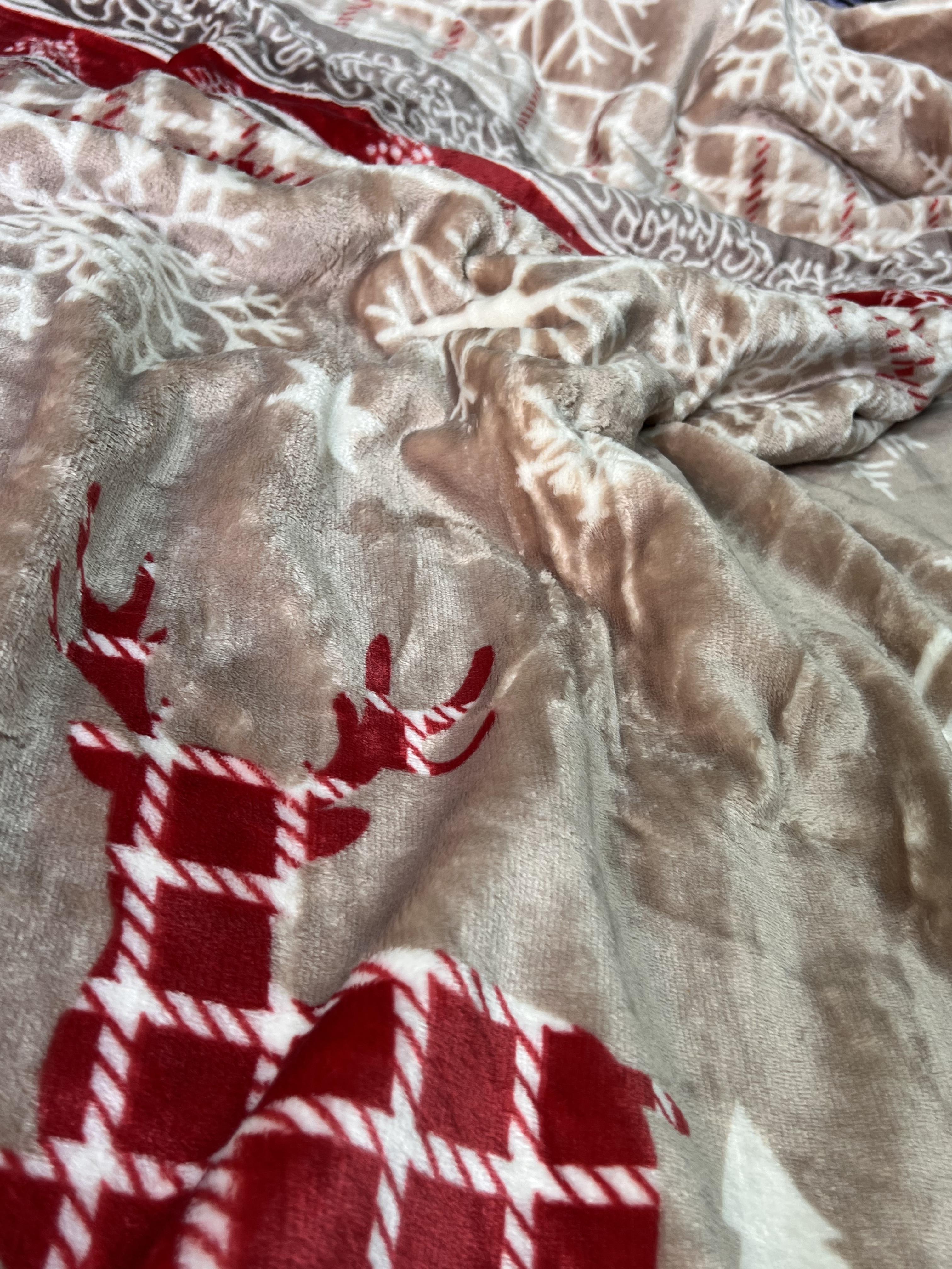 Плед з оленями теплий новорічний 200х215 см Бежевий (2342412137) - фото 6 Плед з оленями теплий новорічний 200х215 см Бежевий (2342412137) - фото 6