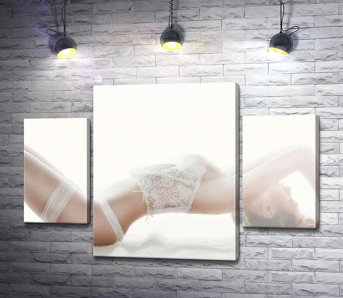 ᐉ Картина ArtPoster Сексуальная девушка в лучах белого света 100x69 см  Модуль №7 (003893)