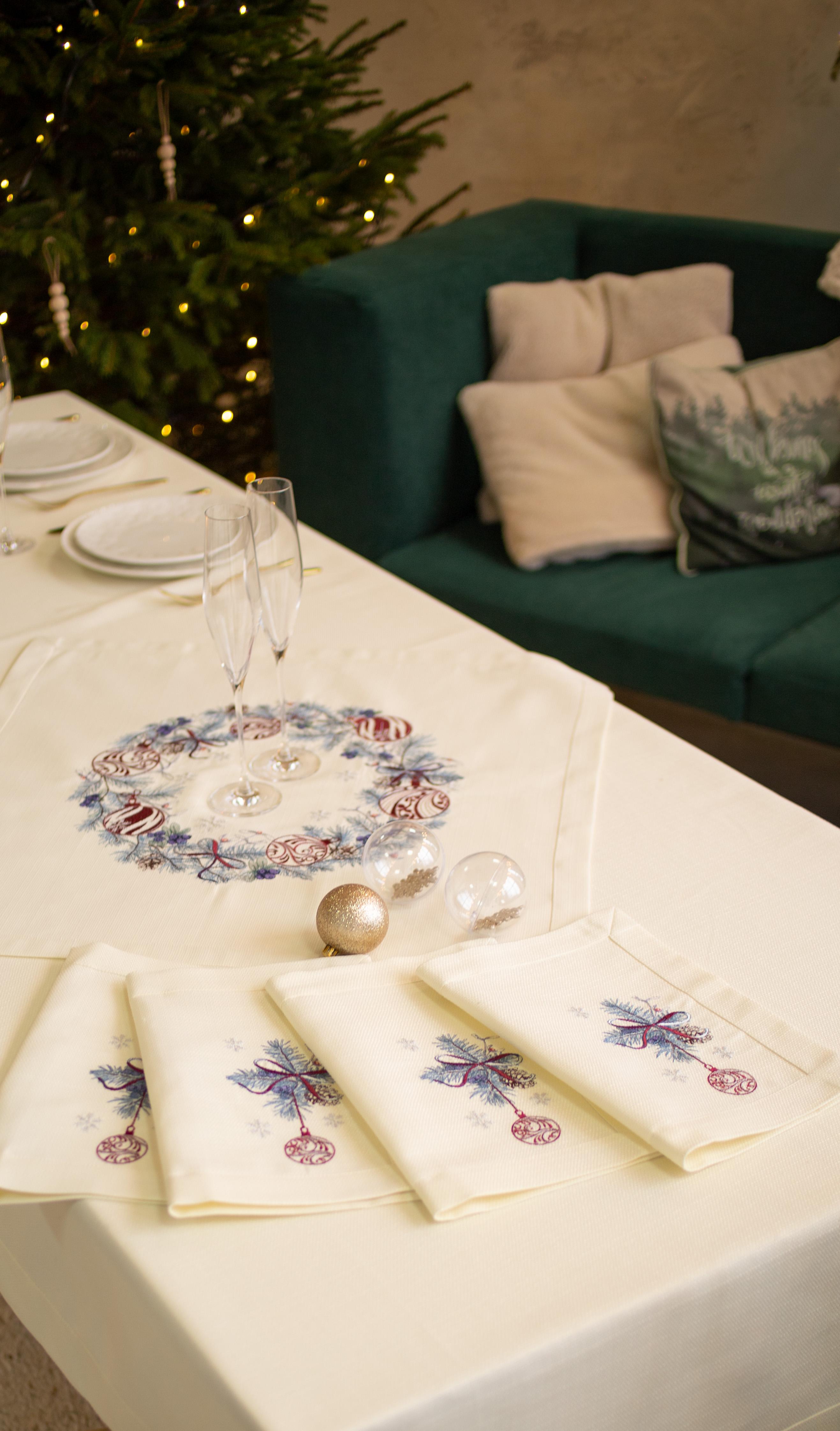 Серветка новорічна Едельвіка Зимова краса 0,64х0,64 м Бежевий (378-21/00)