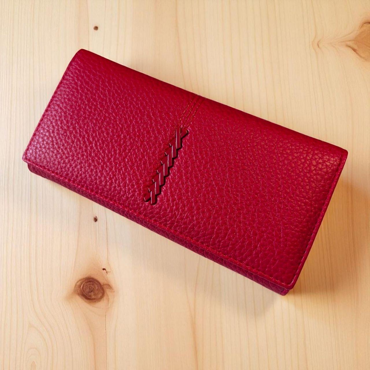 Гаманець жіночий великий на магніті із зовнішнім відділенням для монет Saralyn 19х10 см Червоний (2-82A) - фото 1 Гаманець жіночий великий на магніті із зовнішнім відділенням для монет Saralyn 19х10 см Червоний (2-82A) - фото 1