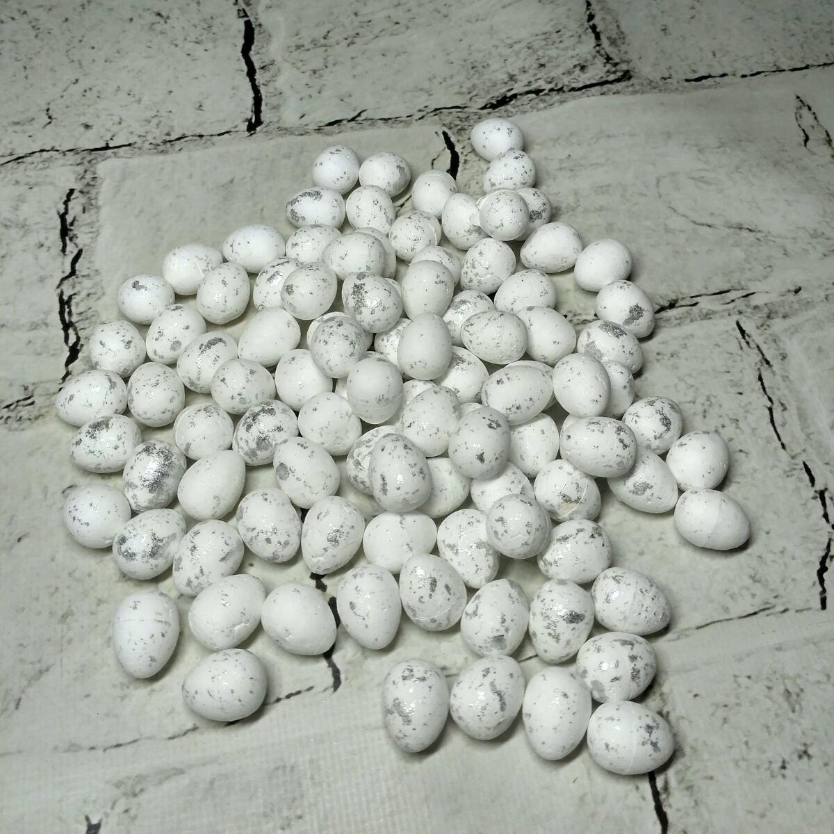 Пасхальный декор яйца декоративные 90 шт. 1,9х1,5 см Белый с серебром (MA22-34)