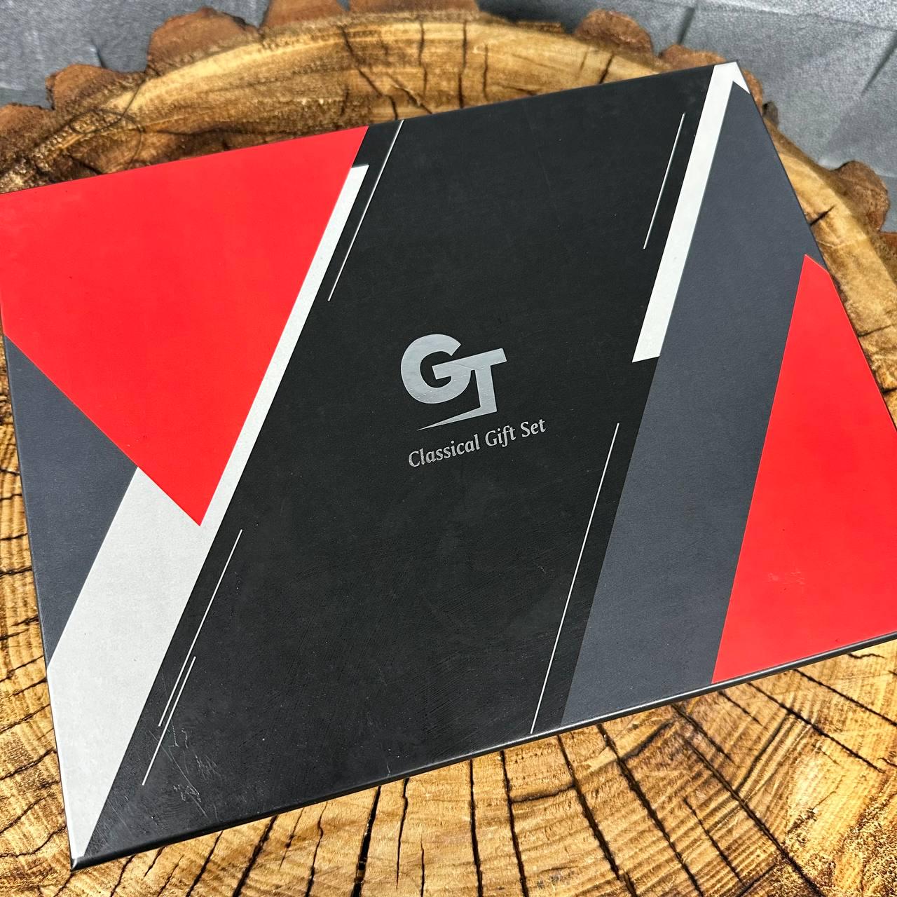 Набір фляга для алкоголю та 4 чарки з гербом у подарунковій коробці (61010) - фото 2 Набір фляга для алкоголю та 4 чарки з гербом у подарунковій коробці (61010) - фото 2