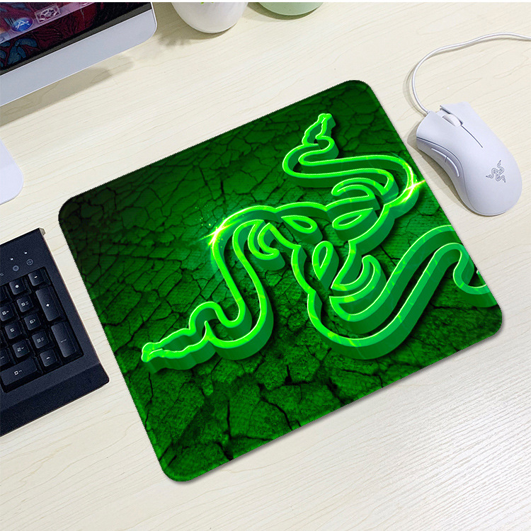 Килимок для мишки тканинний RAZER 4 2 мм 200x240 мм Зелений (36055)