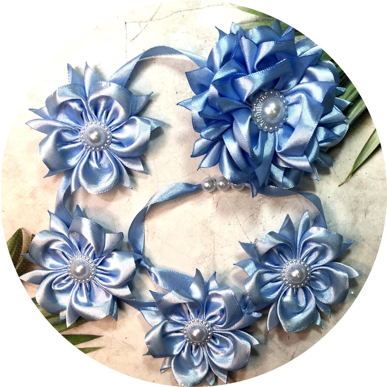 Стрічка в косу з квітками на заколці Блакитний (10880)