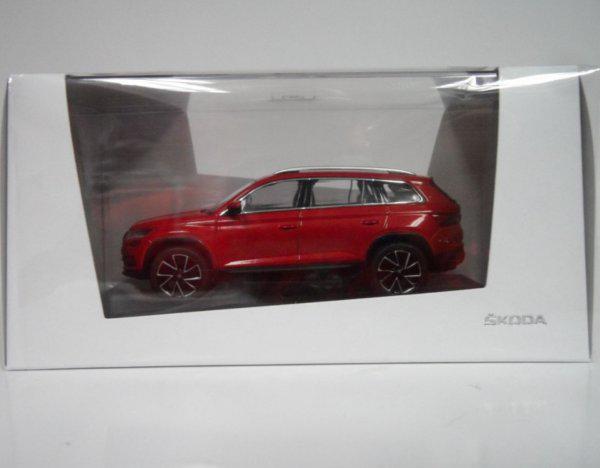 Модель автомобиля 1:43 Skoda Kodiaq Red Velvet (565099300F3P) - фото 6