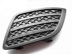 Решетка бампера AVTM Ford Fiesta 06-08 правая без отверстий для противотуманок (2805 994)