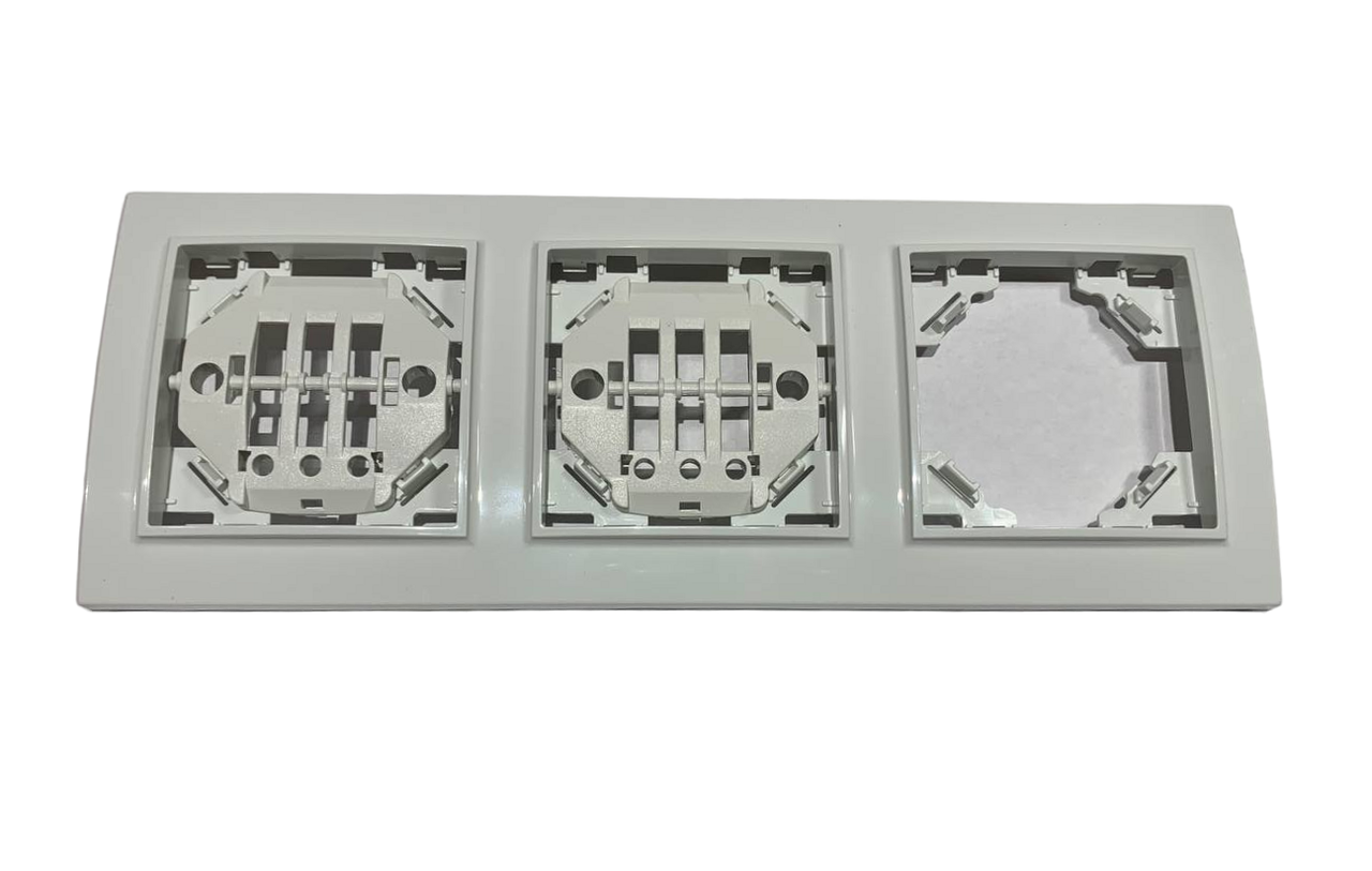 Рамка для розеток Lumano COMFORT 3-я горизонтальная Белый (000018911)