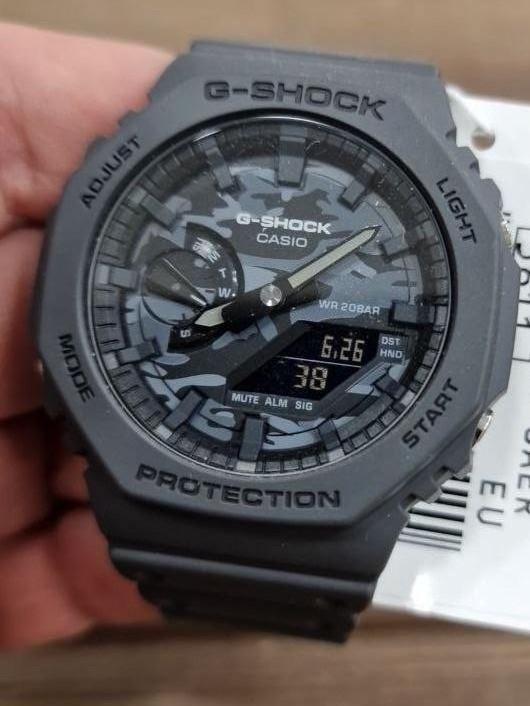 Наручний годинник чоловічий Casio G-Shock GA-2100CA-8A ударостійкий з карбоновим корпусом/водозахистом 200 м/підсвіткою та комбінованим циферблатом Наручний годинник чоловічий Casio G-Shock GA-2100CA-8A ударостійкий з карбоновим корпусом/водозахистом 200 м/підсвіткою та комбінованим циферблатом