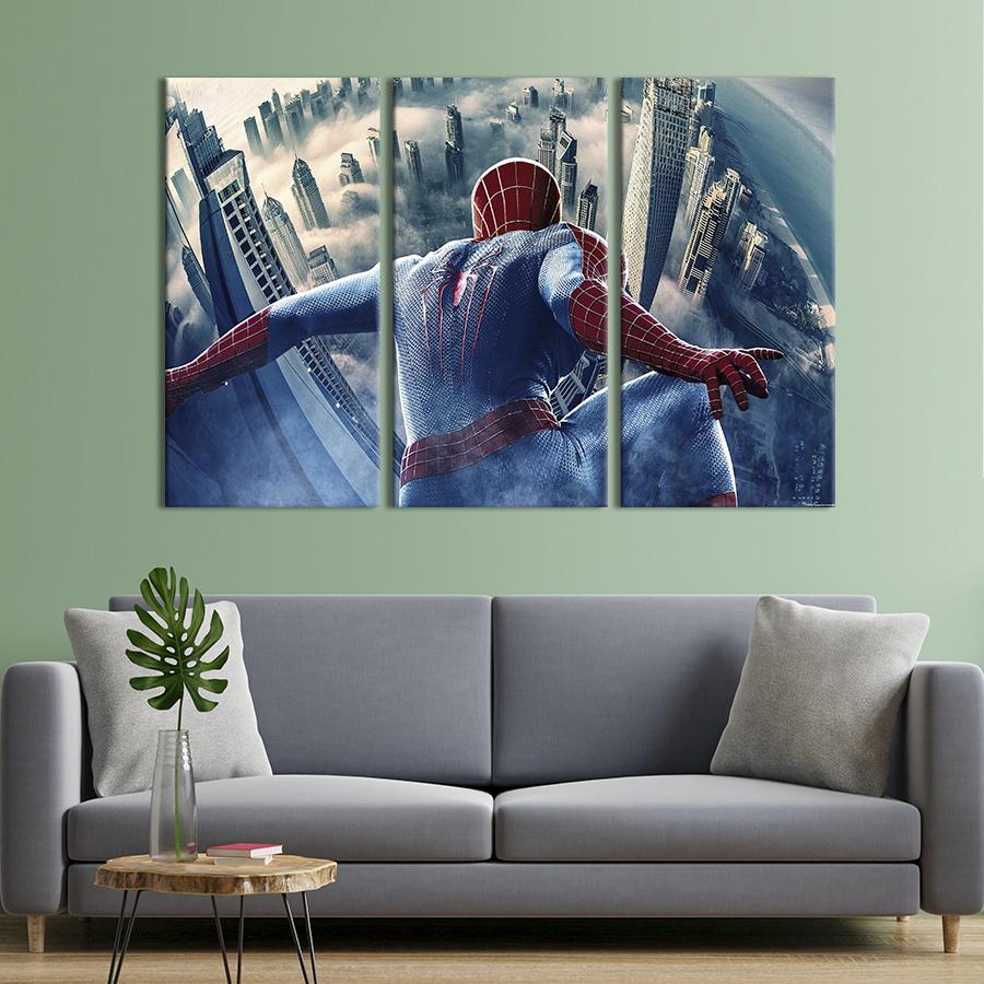 Модульная картина из 3 частей на холсте для интерьера Spider-Man - герой Нью-Йорка 128x81 см (648-31)