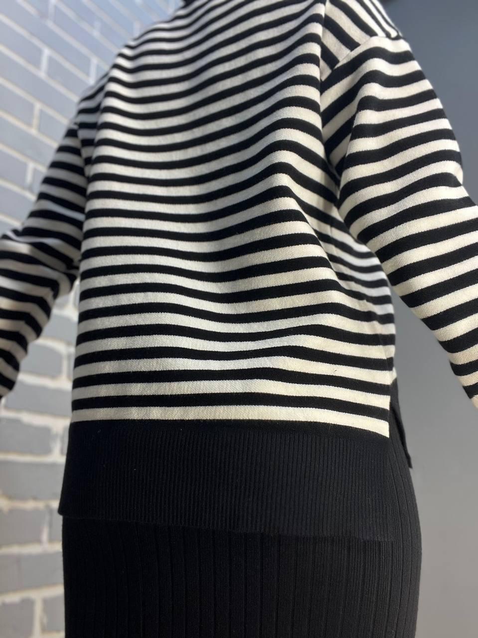 Свитер женский ACCORDDREAM 9880 полоса оверсайз разрезы по бокам р. 44-48 Черный (3022) - фото 5 Свитер женский ACCORDDREAM 9880 полоса оверсайз разрезы по бокам р. 44-48 Черный (3022) - фото 5