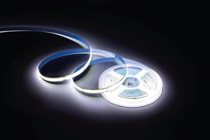 Світлодіодна стрічка HOROZ ELECTRIC COLUMBIA-24 50W 6400K 24V 960 Lm/м IP20 320LED/м 5 м (081-019-0002-030)