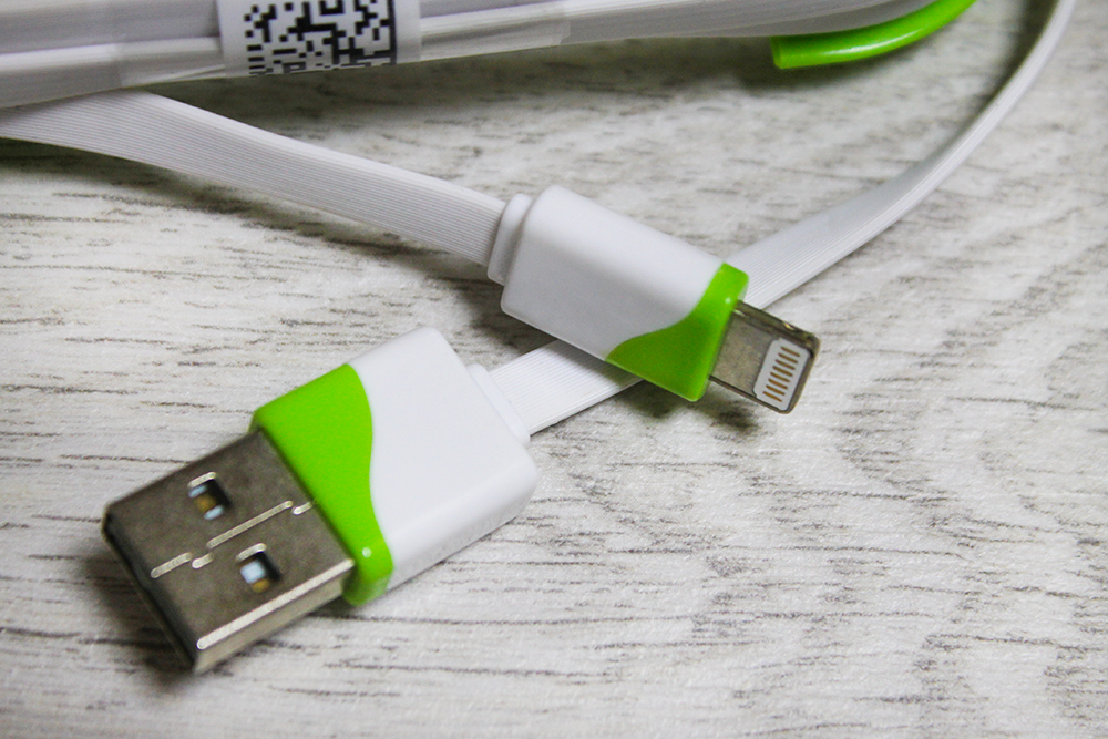 Кабель для зарядки рифленый с USB 1 м Салатовый