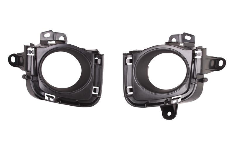 Решетка правый + отверстие противотуманки Toyota Prius на бампер передний (KH8167 996)