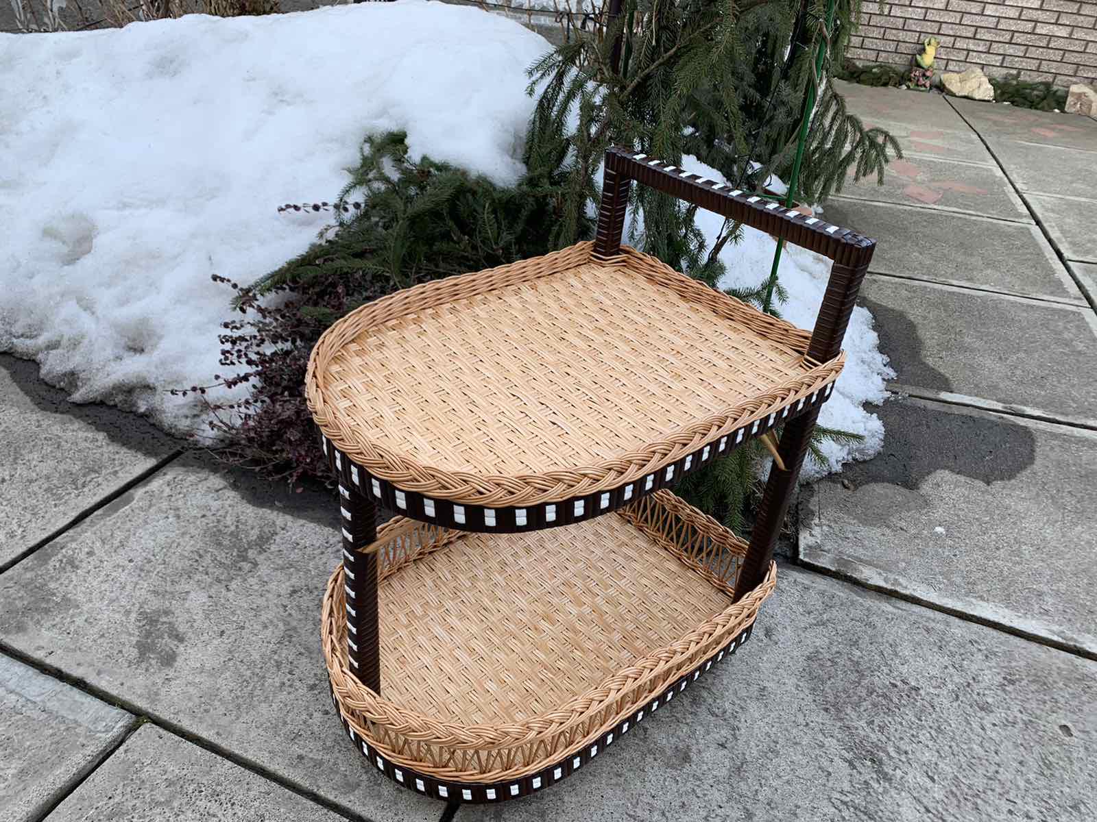 Стіл барний на колесах з лози та ротангу 63х48х60 см Коричневий/Бежевий - фото 2 Стіл барний на колесах з лози та ротангу 63х48х60 см Коричневий/Бежевий - фото 2