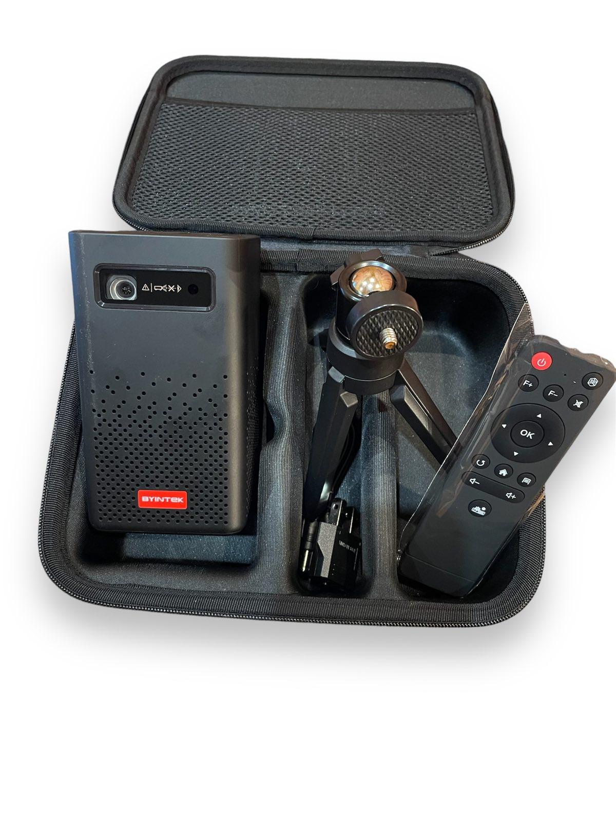 Проектор портативный BYINTEK P20 с WiFi 4K 3D 7200 mAh (P20UFO) - фото 3