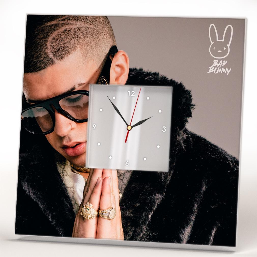 Часы Певец Bad Bunny 260x260 мм (C04628)