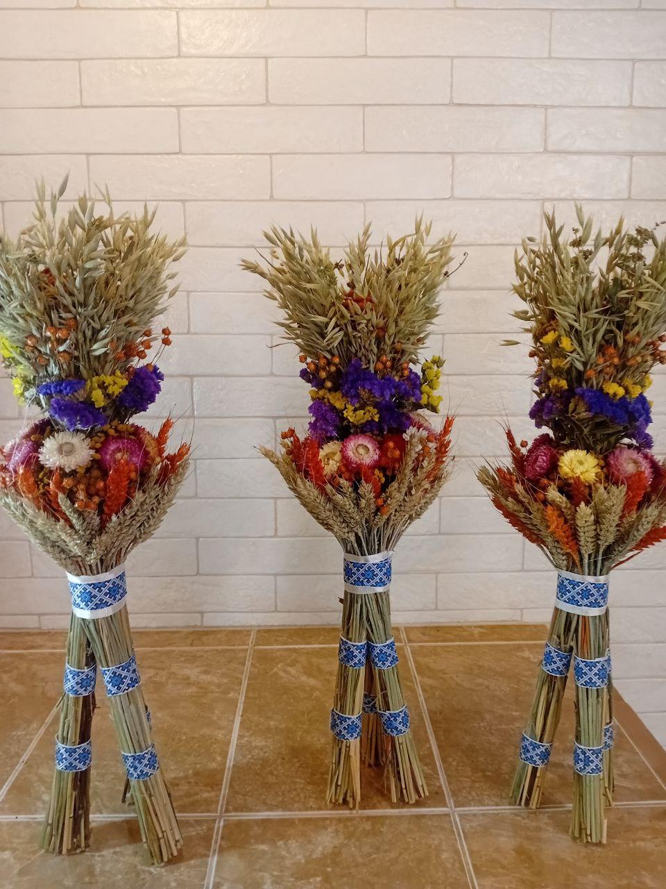 Дидух рождественский из колосья пшеницы/льна и овса на трех ножках 50-55 см с лентой вышиванкой Синий (2794446601) - фото 3 Дидух рождественский из колосья пшеницы/льна и овса на трех ножках 50-55 см с лентой вышиванкой Синий (2794446601) - фото 3