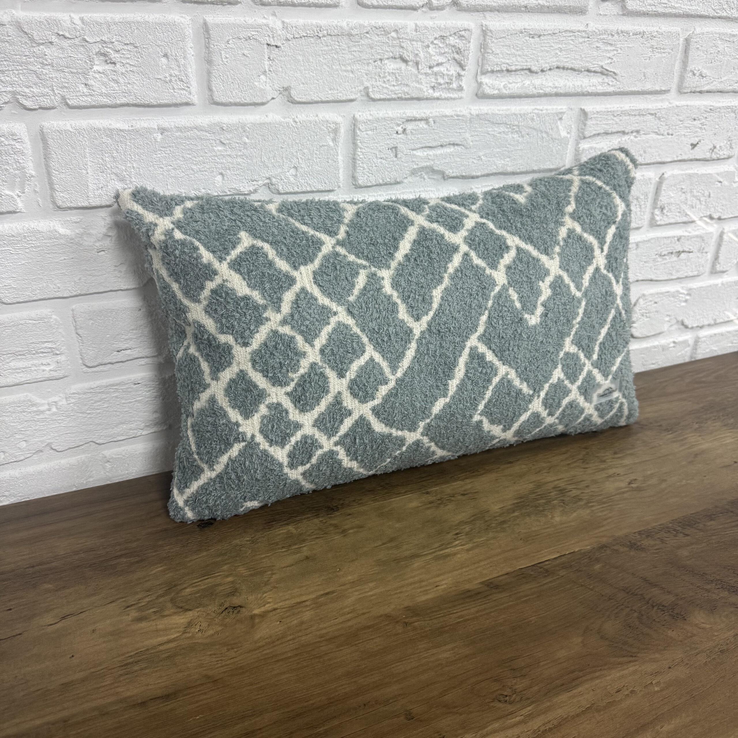Подушка Comfort Home Giraffe шенилловая 30х50 см