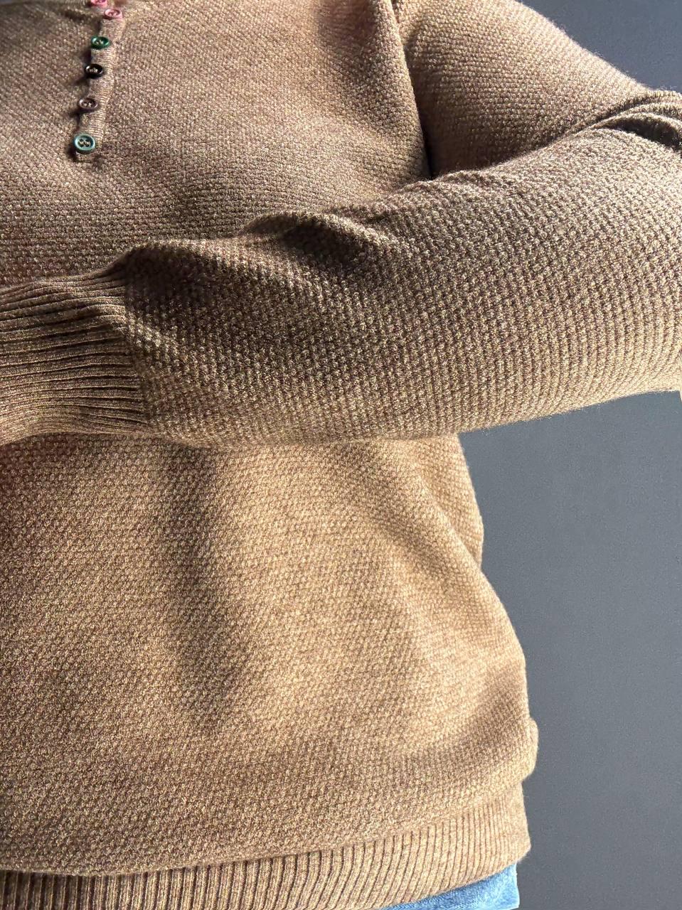 Свитер женский AN 02493 букле с пуговицами тонкий и теплый базовый One Size Коричневый - фото 8 Свитер женский AN 02493 букле с пуговицами тонкий и теплый базовый One Size Коричневый - фото 8
