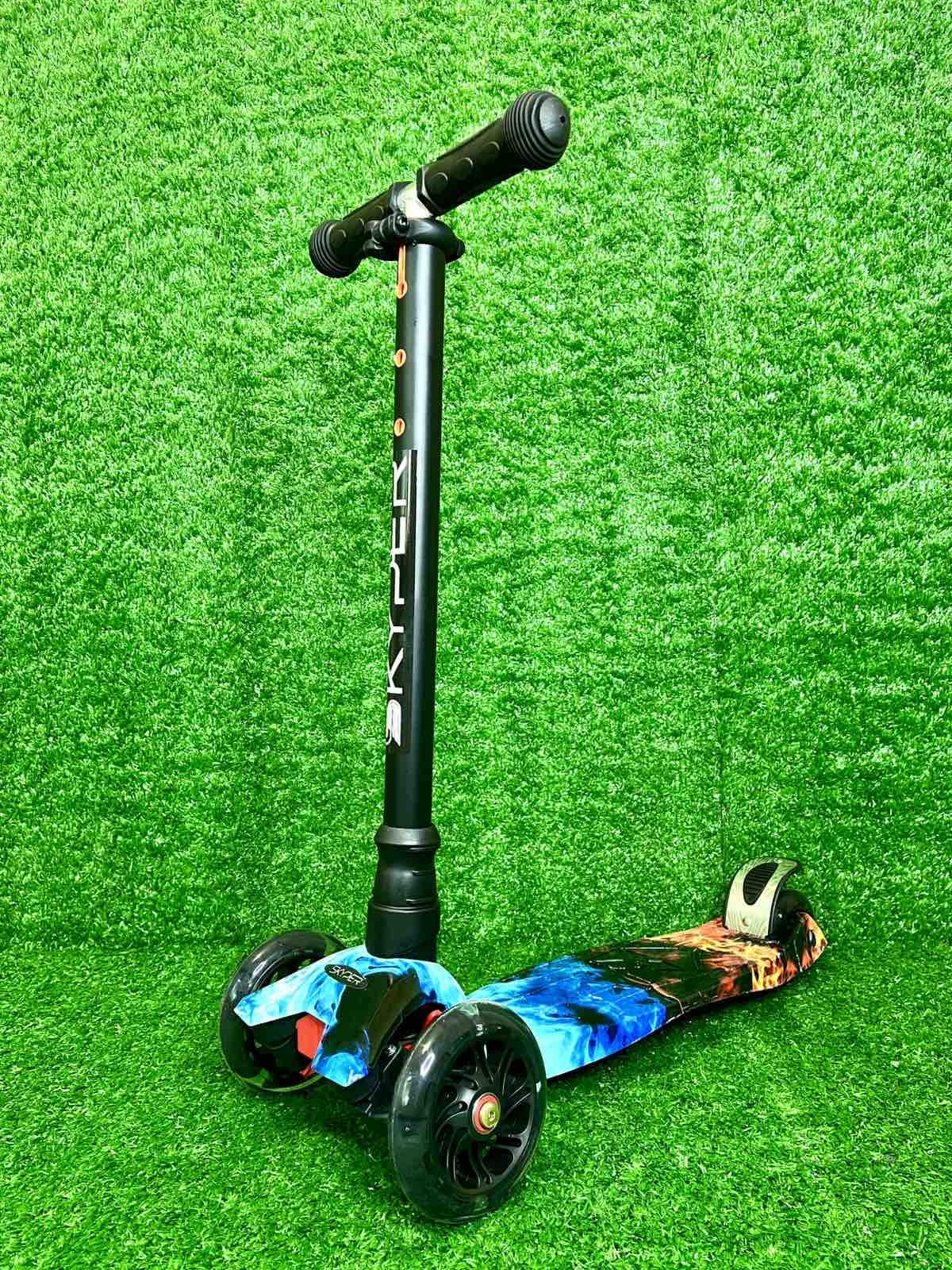 Самокат Skyper MAXI колеса PU свет Черный с синим (113-33565)