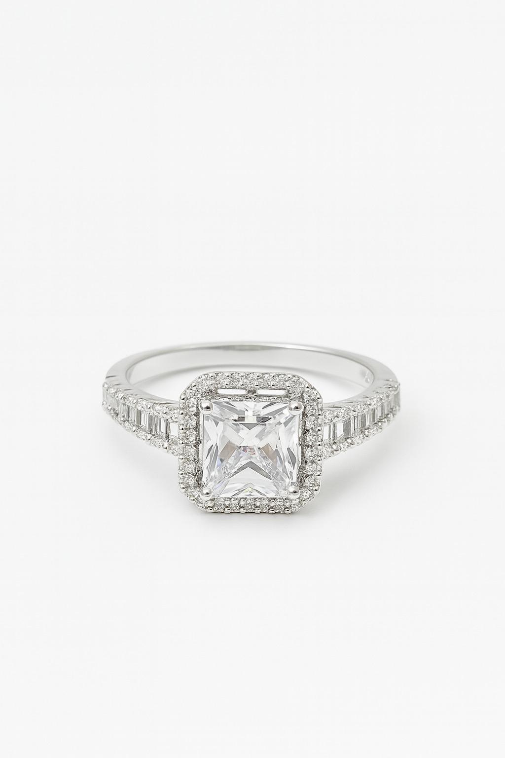 Кольцо Amazon x003k20n71 US9 Серебряный Кольцо Amazon x003k20n71 US9 Серебряный