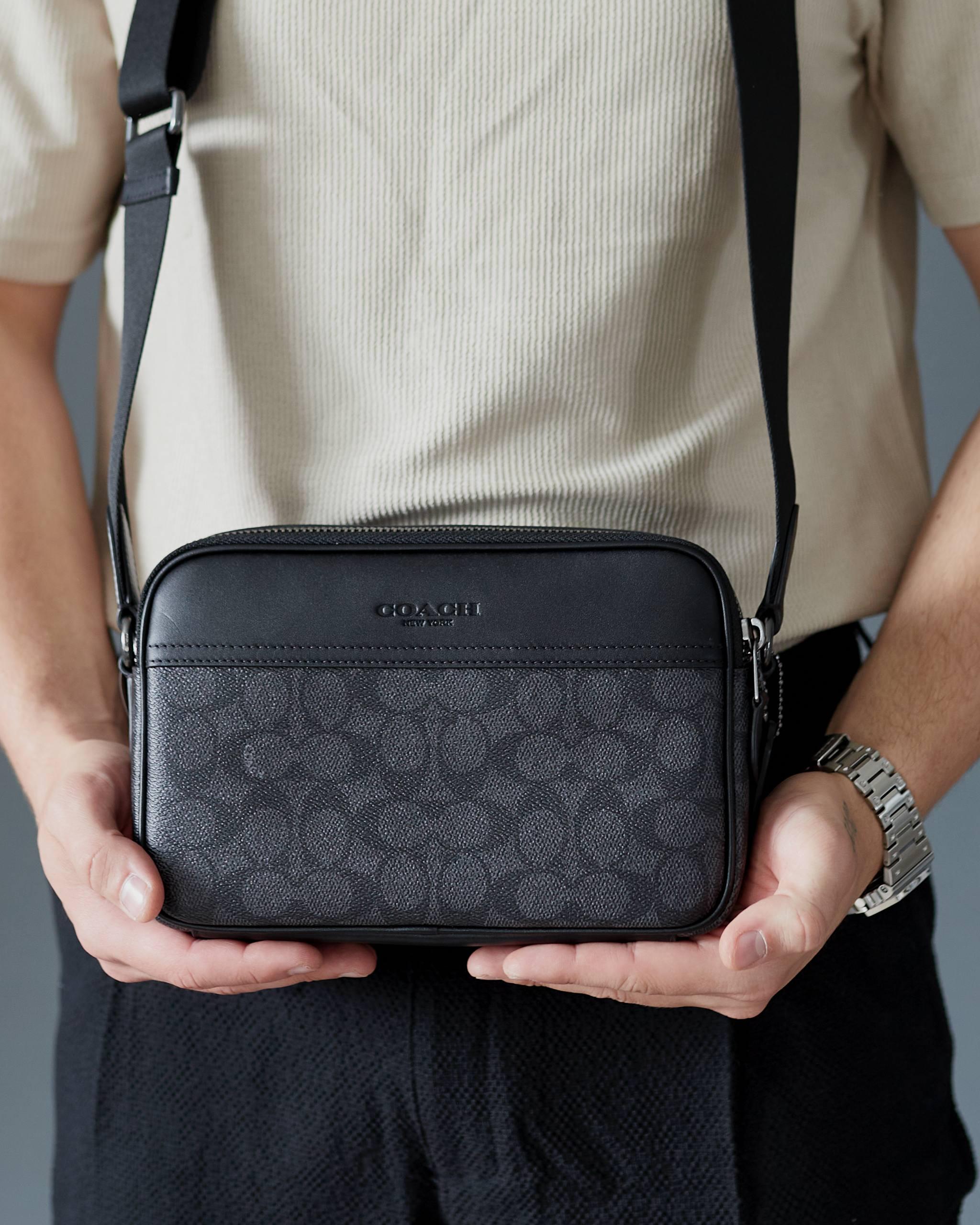 Сумка кожанная COACH Graham Crossbody Bag In Signature Canvas 23х15х7 см Черный (20831518)