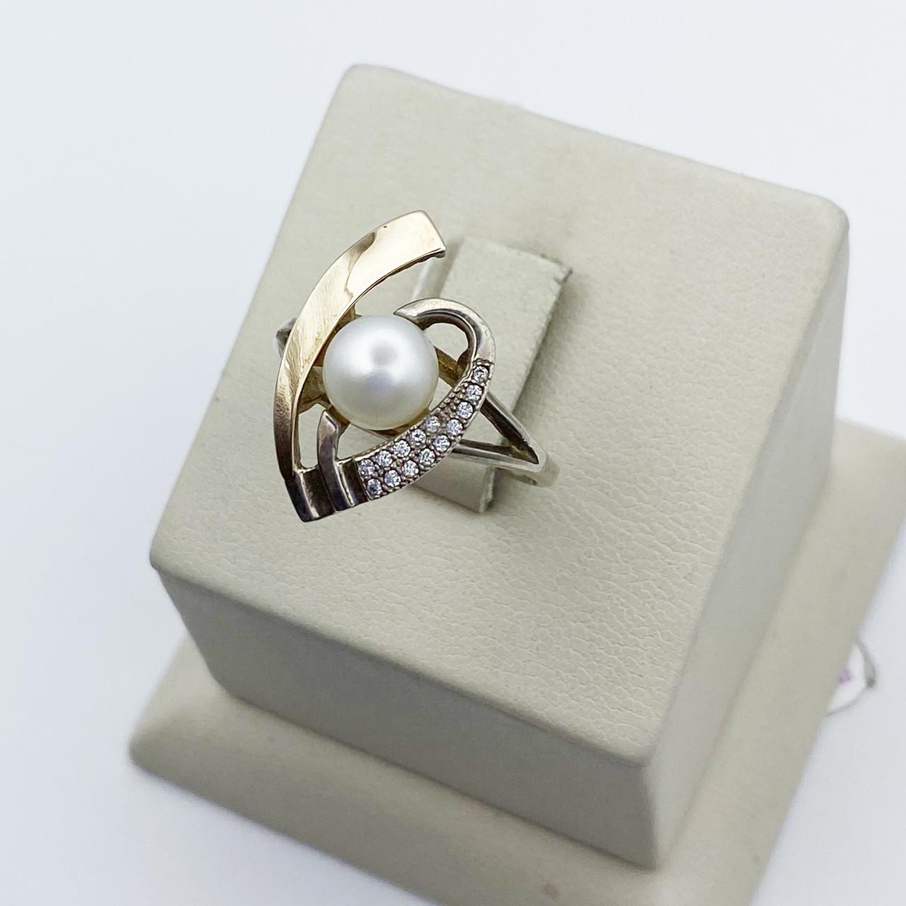 Кольцо серебряное с жемчугом и фианитом р. 20 3,49 г (1991059117)
