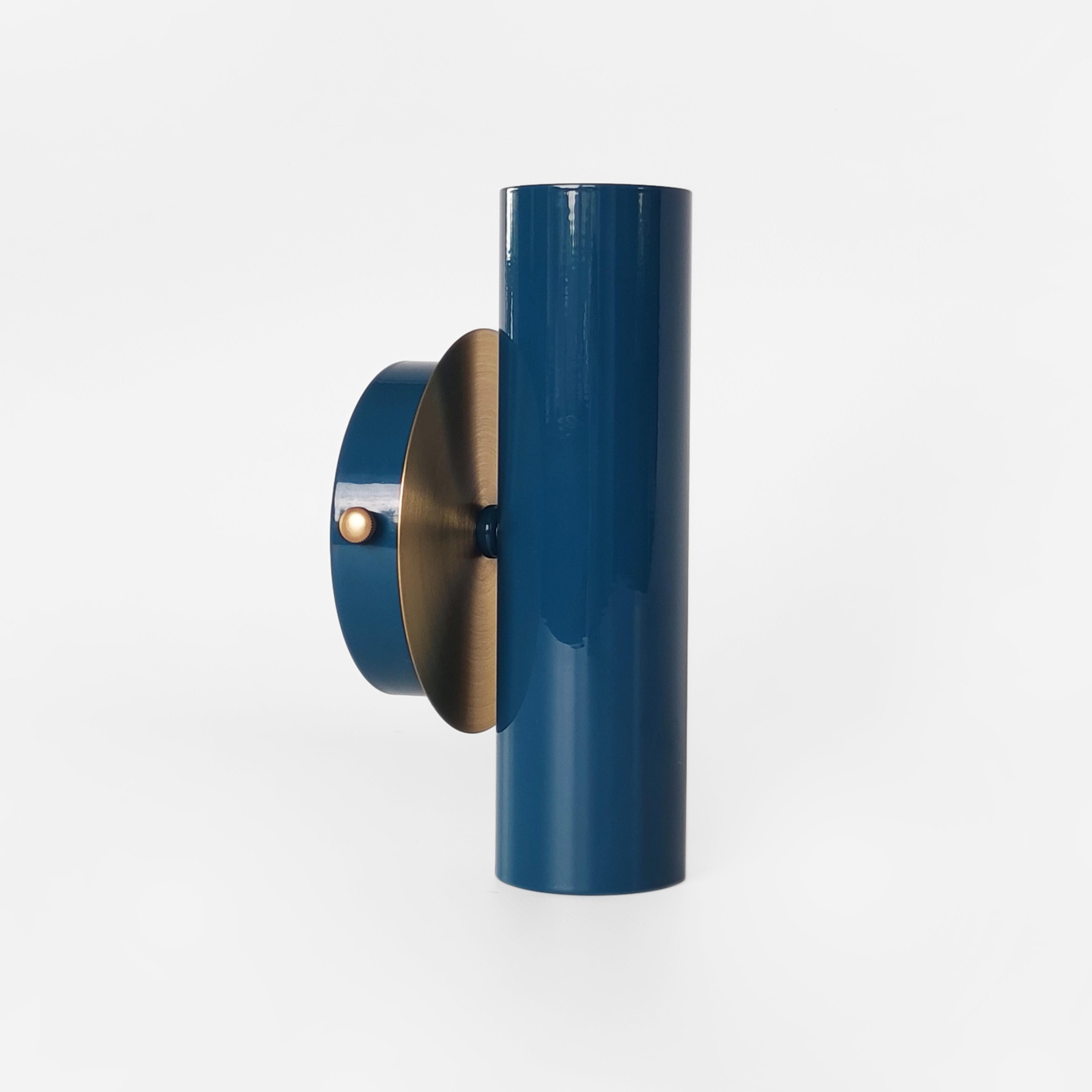 Настенный двойной светильник Gaff Design с деталями из латуни для ванной или спальни Синий (BRASS4) - фото 2 Настенный двойной светильник Gaff Design с деталями из латуни для ванной или спальни Синий (BRASS4) - фото 2