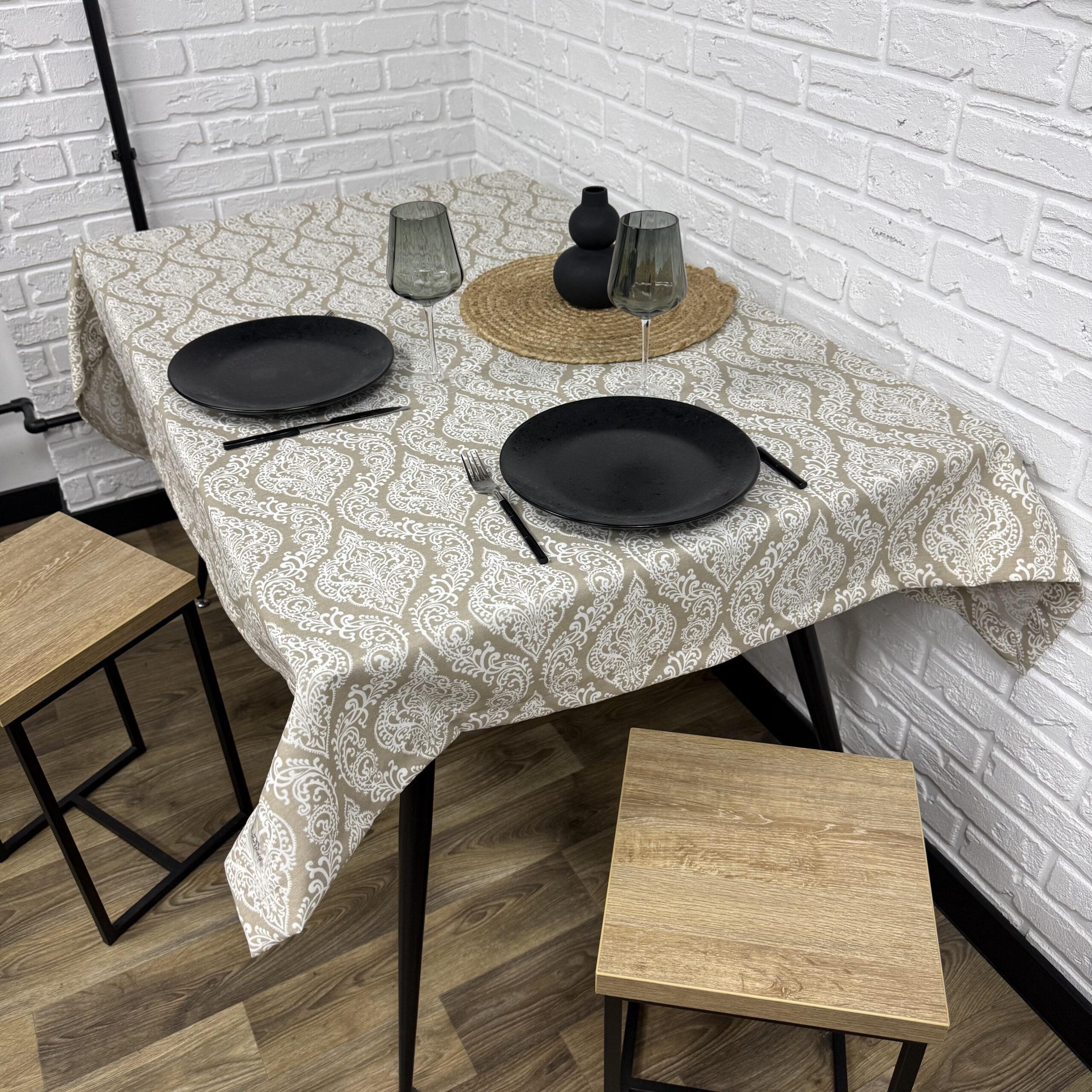 Скатерть водоотталкивающая Comfort Home Monogram с тефлоновым покрытием 140x180 см