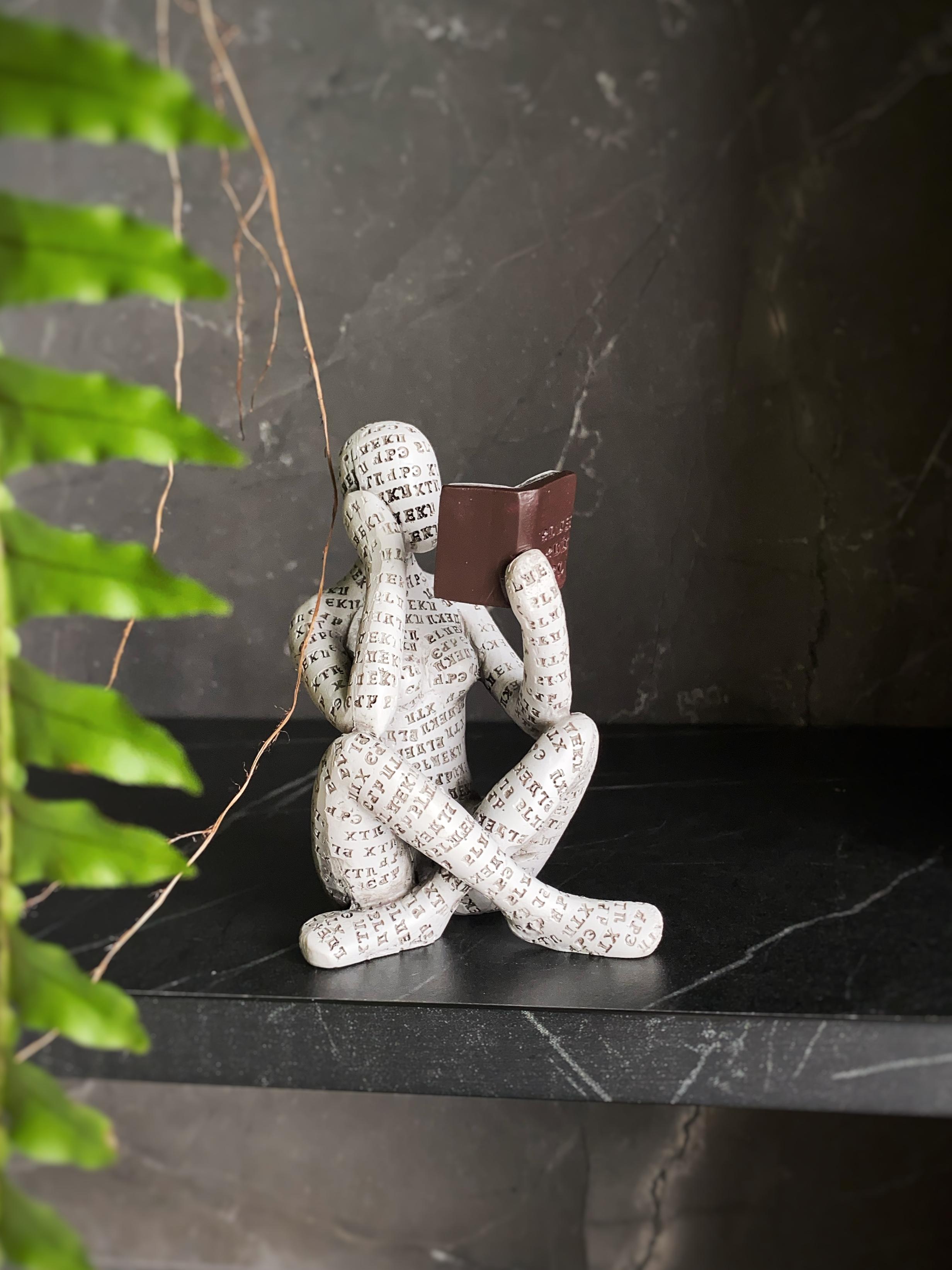 Статуетка у вигляді людини, що читає Натхнення Читання 11х6,5х7 см