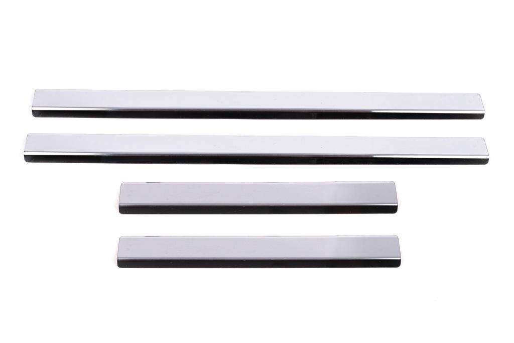 Накладки на пороги Carmos для Toyota Hilux 2006-2015 гг. нержавеющая сталь Хром