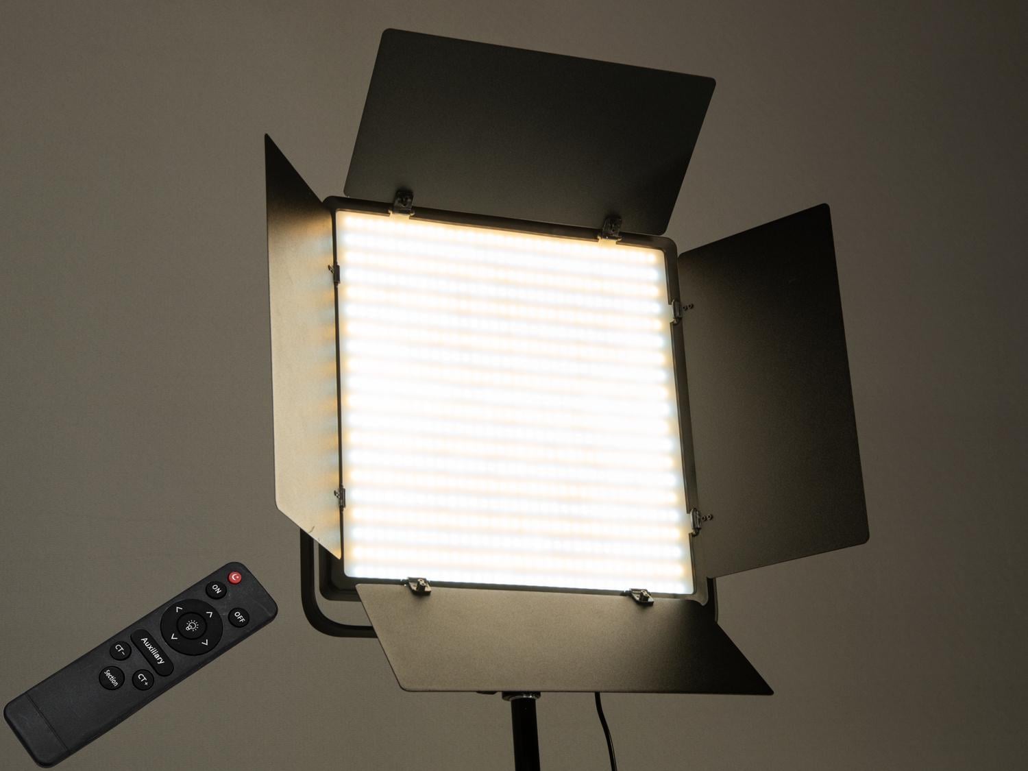 Прожектор RGB со шторками для фото и видеосъемки с пультом 40Вт (SL-LED-660RGB)