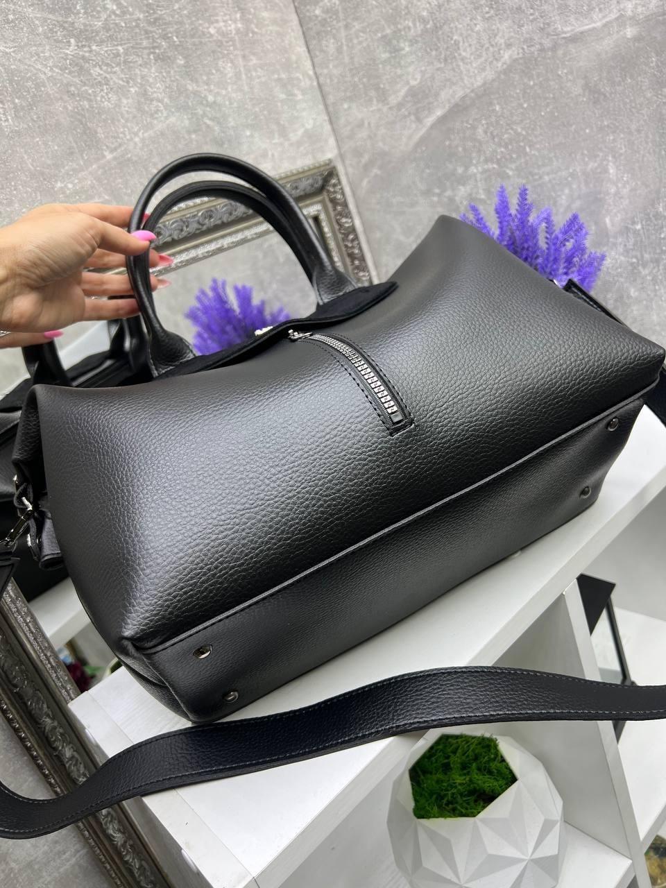 Сумка саквояж жіноча об'ємна з екошкіри через плече дорожня містка Чорний із синім - фото 4 Сумка саквояж жіноча об'ємна з екошкіри через плече дорожня містка Чорний із синім - фото 4