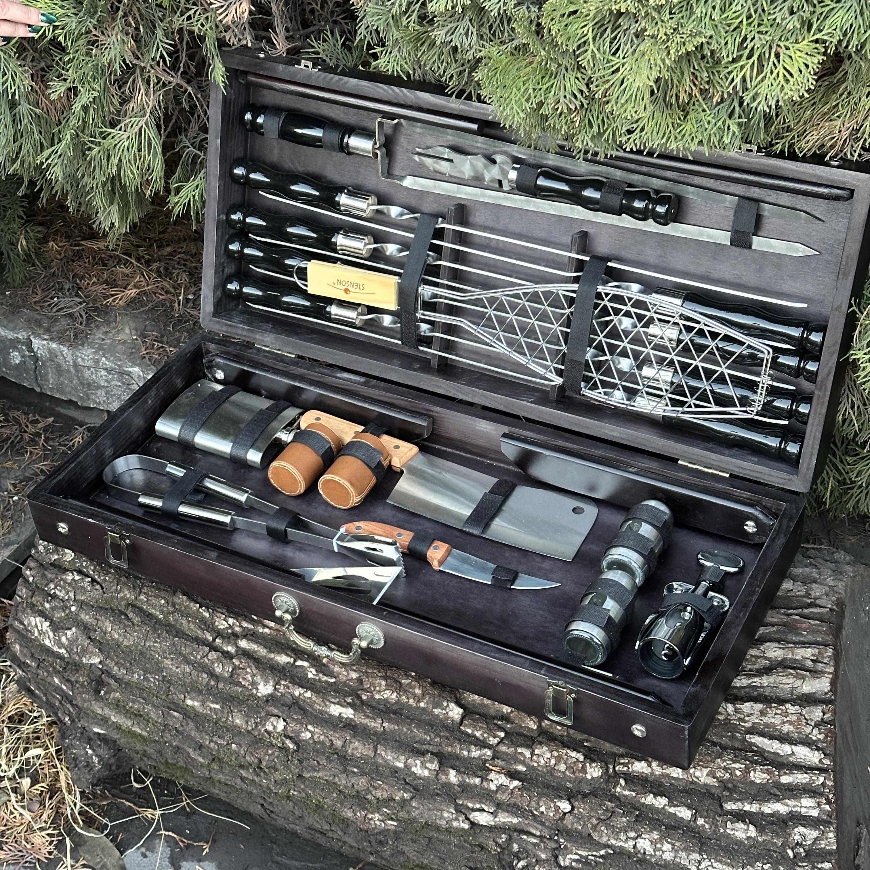 Набір шампурів з аксесуарами Mzavod Майстер Гриль із нержавіючої сталі в дерев’яному кейсі-столі 680x300x110 мм Чорний (136-17-1191610000050) - фото 7 Набір шампурів з аксесуарами Mzavod Майстер Гриль із нержавіючої сталі в дерев’яному кейсі-столі 680x300x110 мм Чорний (136-17-1191610000050) - фото 7