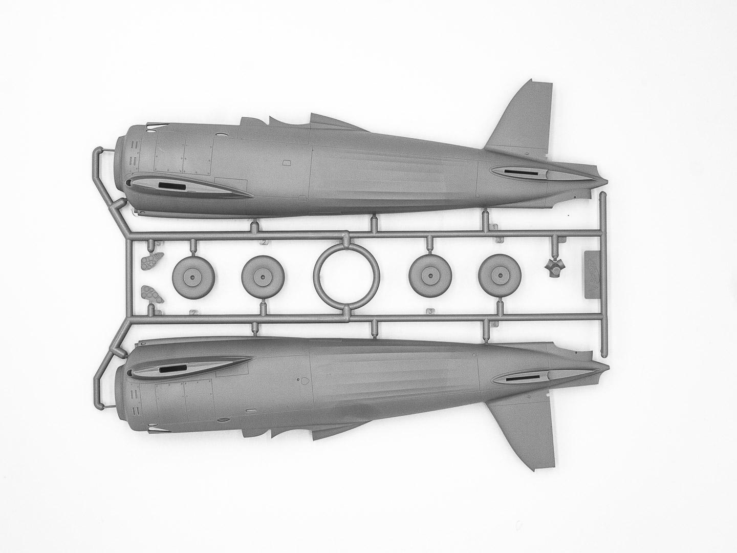 Збірна модель ICM CR. 42AS італійський винищувач-бомбардувальник 2 Світової Війни (32023) - фото 3