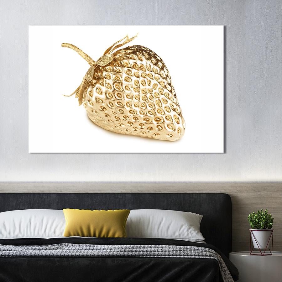Настенный декор картина на холсте для интерьера Золотая клубника 80x54 см (278-1)