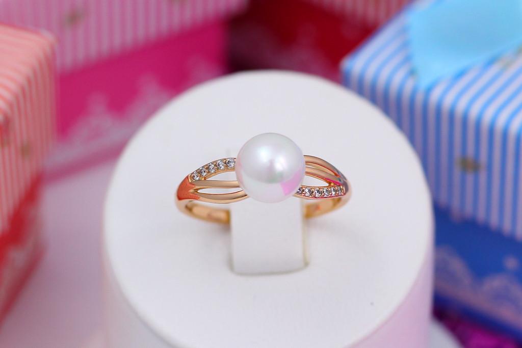Кольцо Xuping Jewelry с жемчугом 7 мм р. 21 Золотистый