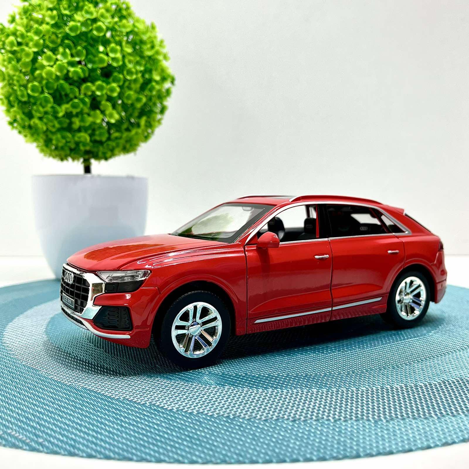 Машинка металлическая TK Union Group Audi Q8 открывается дверь/капот/багажник масштаб 1:24 Красный (GT-5250)