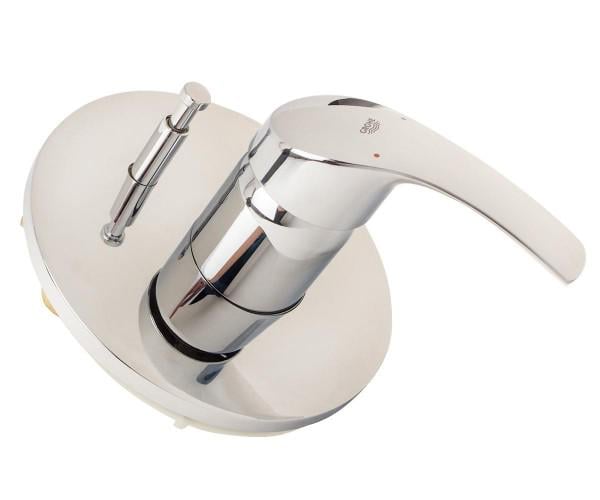 Смеситель для ванны и душа Grohe EUROSMART NEW 33305002 скрытого монтажа (25664)