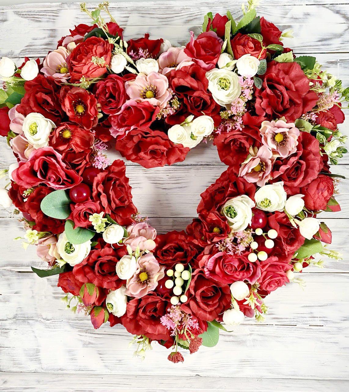 Серце зі штучних квітів 40 см Червоний (6389759) - фото 2 Серце зі штучних квітів 40 см Червоний (6389759) - фото 2