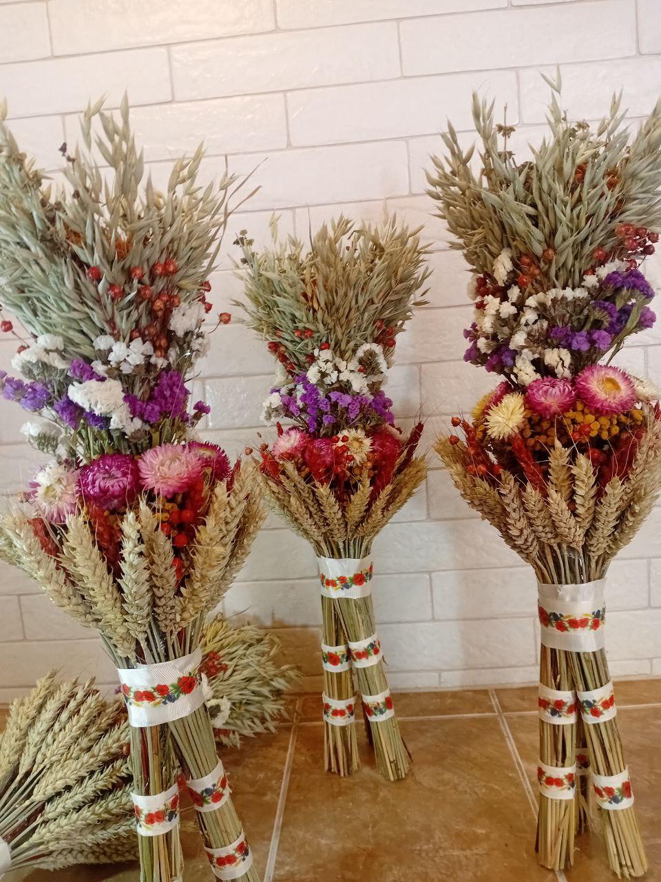 Дидух рождественский из колосья пшеницы/льна и овса на трех ножках 50-55 см с лентой вышиванкой Белый (2794446785) - фото 4 Дидух рождественский из колосья пшеницы/льна и овса на трех ножках 50-55 см с лентой вышиванкой Белый (2794446785) - фото 4