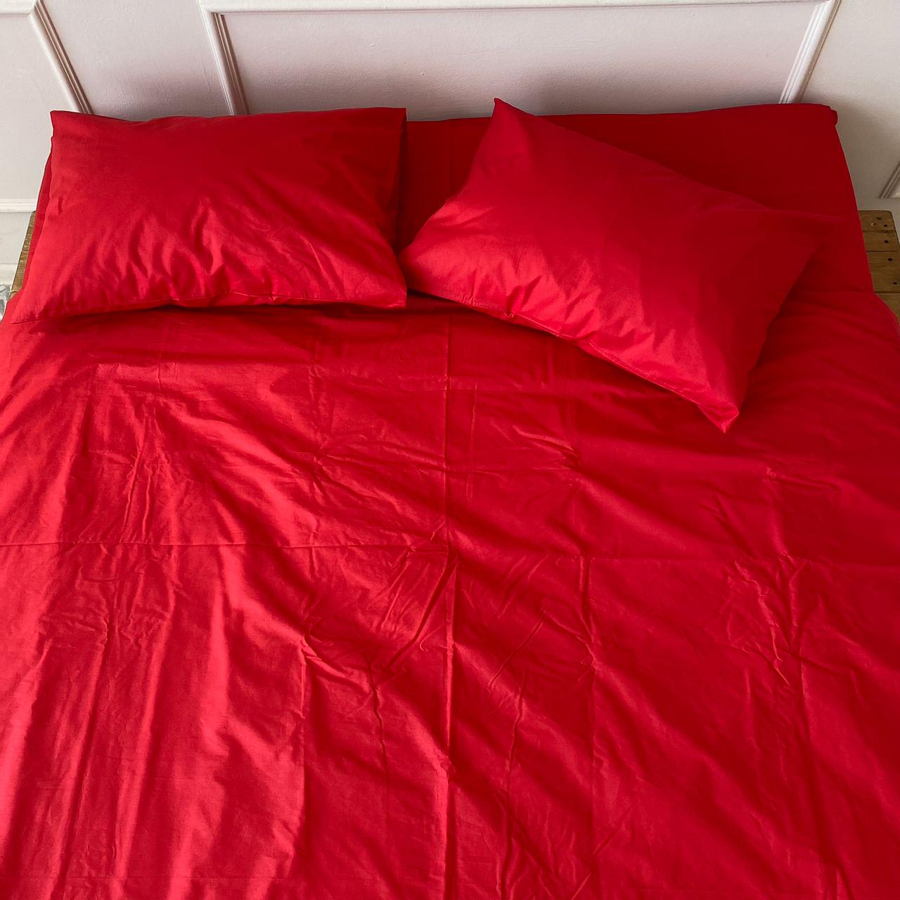 Комплект постельного белья на резинке Яр ранфорс семейный/наволочки 50х70/70х70 см Красный (7559)