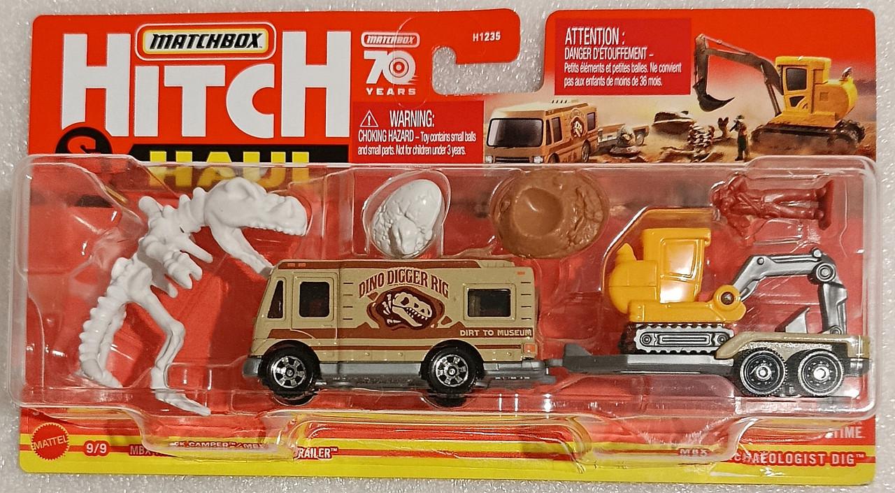Набор игрушечных машинок Matchbox Truck Camper & MBX Flat Trailer 2023 MBX Archaeologist Dig 9/9 Hitch & Haul (HFH80) - фото 2 Набор игрушечных машинок Matchbox Truck Camper & MBX Flat Trailer 2023 MBX Archaeologist Dig 9/9 Hitch & Haul (HFH80) - фото 2