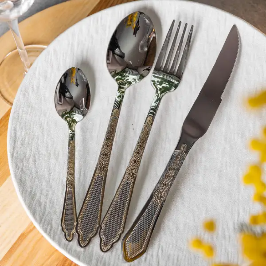 Набор столовых приборов на 6 персон с восточным орнаментом Хром с золотым Набор столовых приборов на 6 персон с восточным орнаментом Хром с золотым